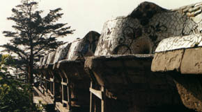 guell3-b.jpg (20818 bytes)